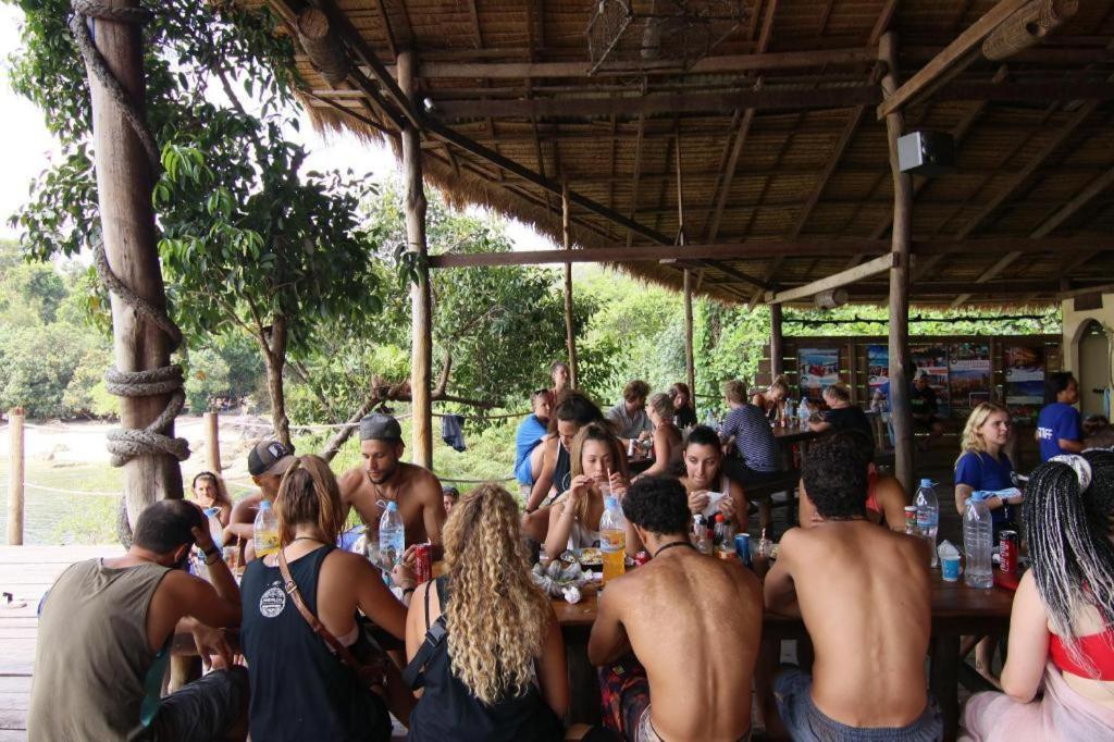 Hostel Mad Monkey Koh Rong Samloem Koh Rong Sanloem Zewnętrze zdjęcie